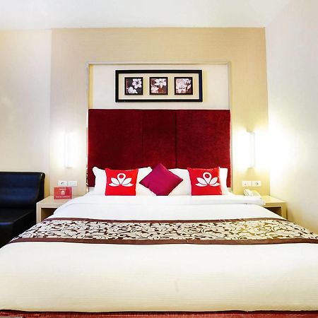 Zen Rooms Near Bcs Mall Penuin Batam Exterior photo