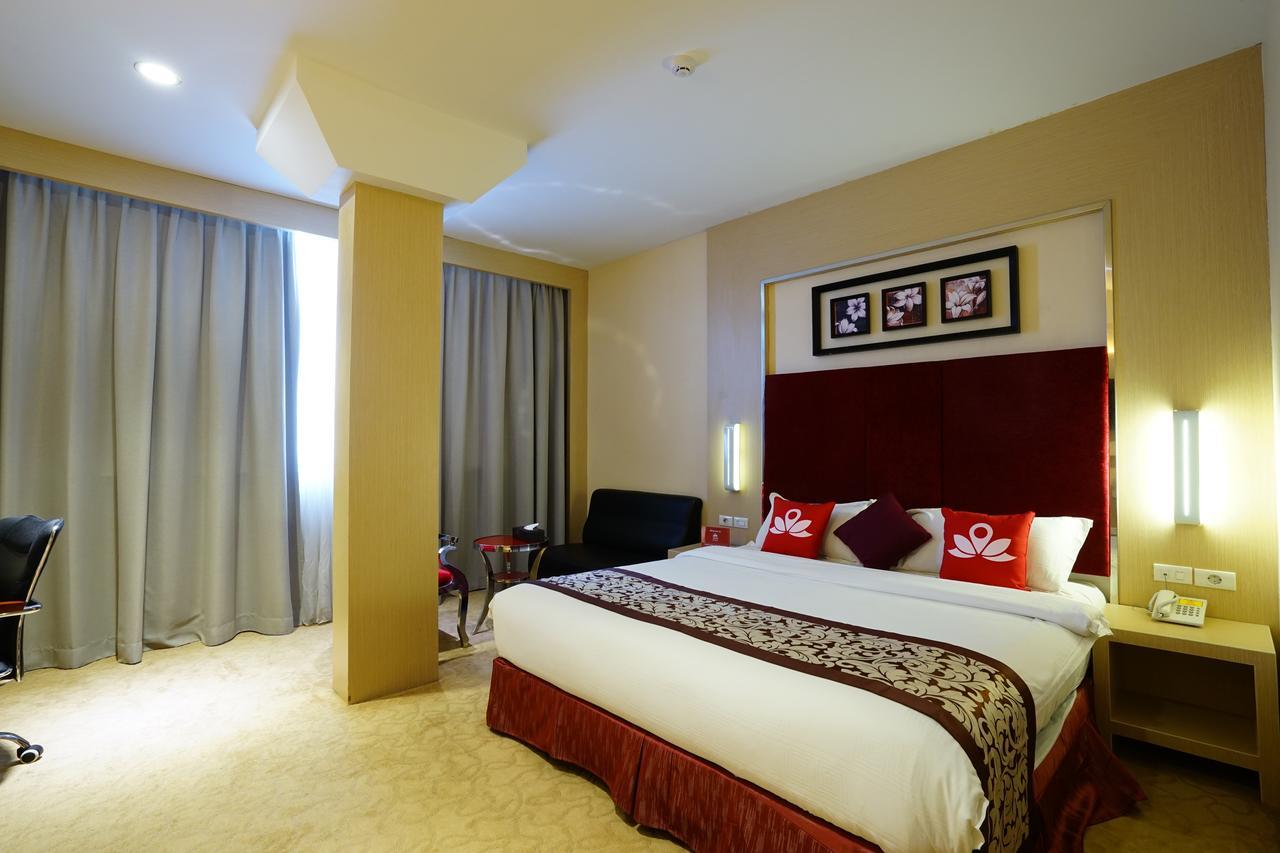 Zen Rooms Near Bcs Mall Penuin Batam Exterior photo