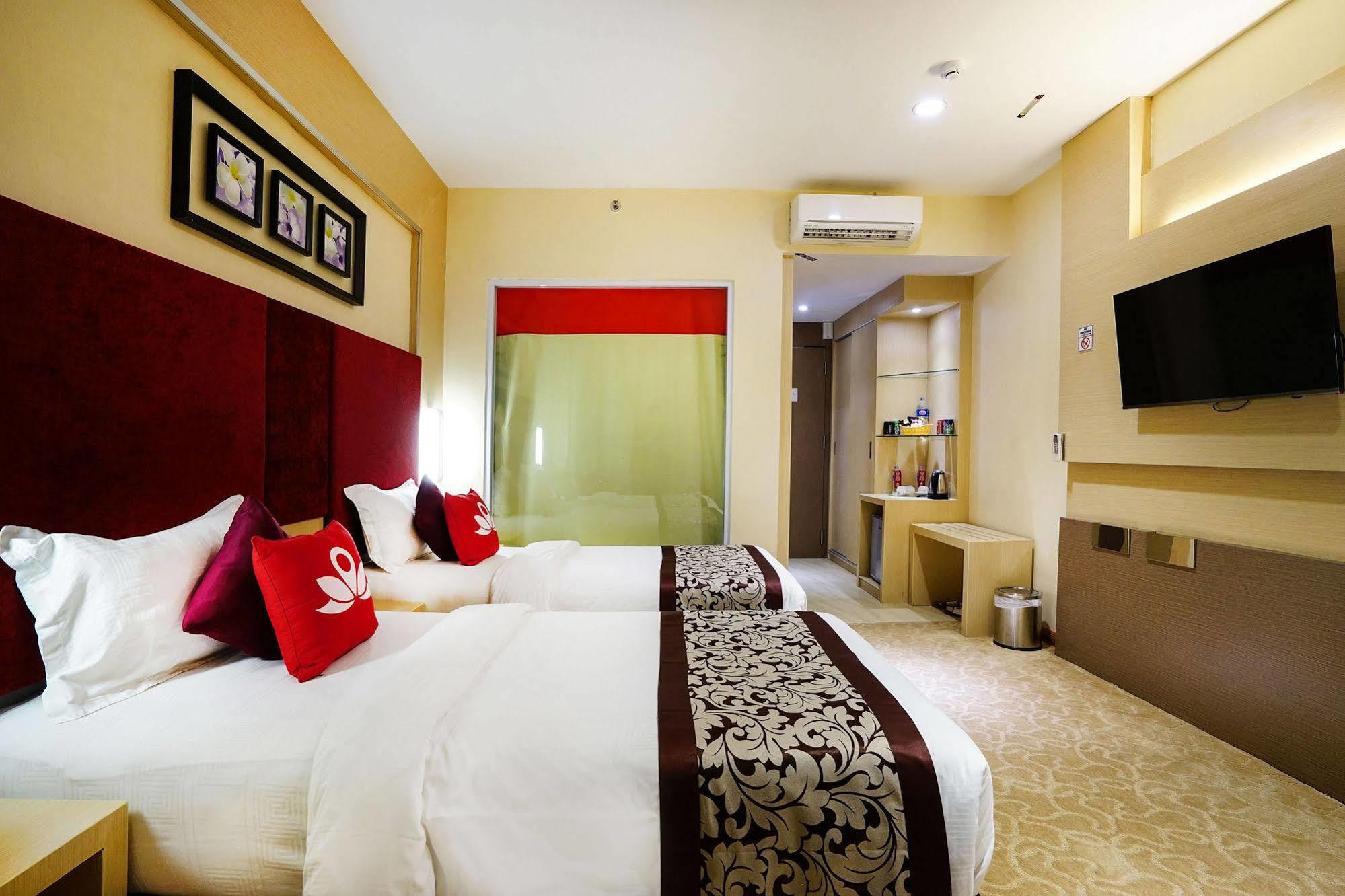 Zen Rooms Near Bcs Mall Penuin Batam Exterior photo