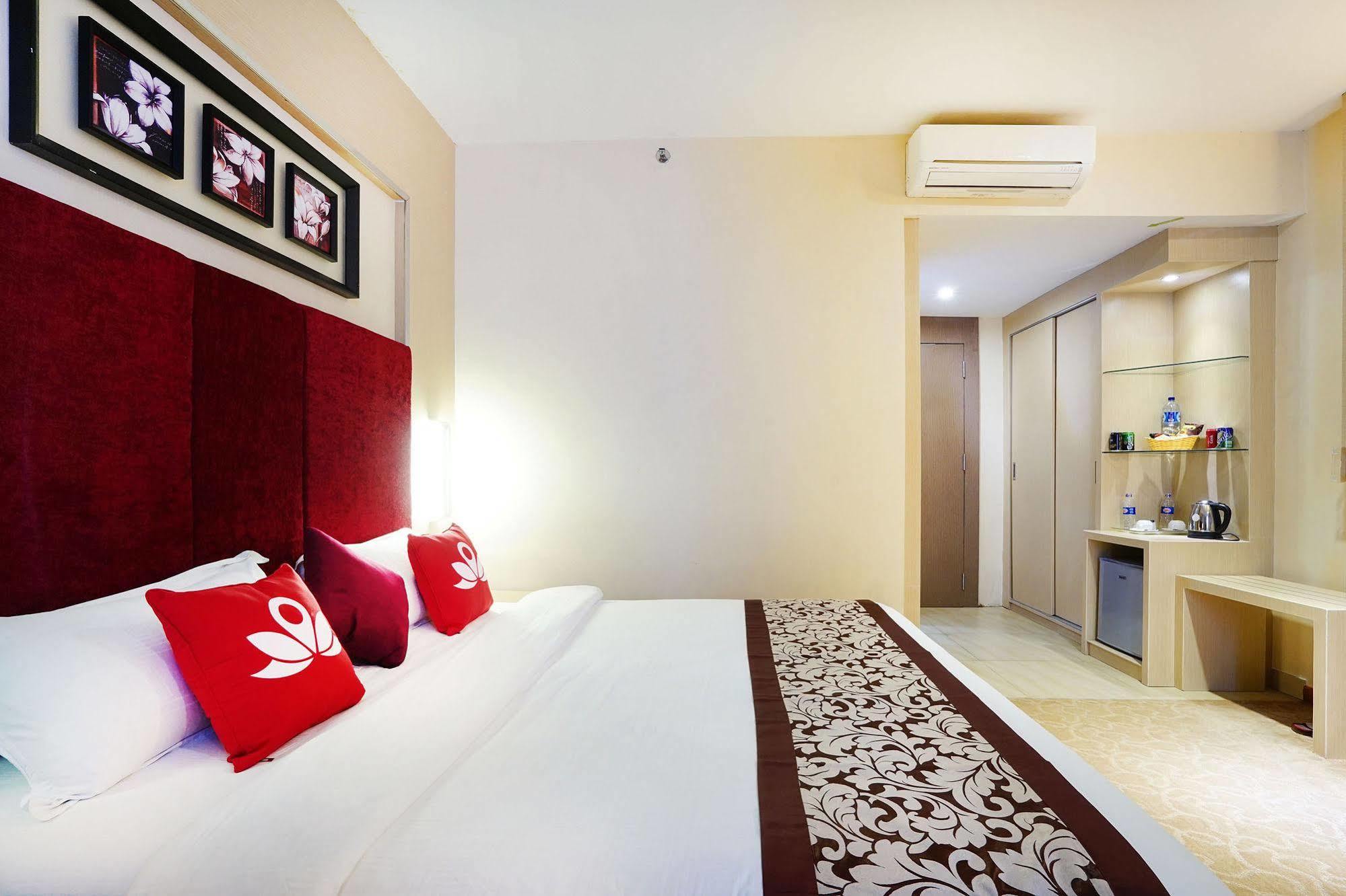Zen Rooms Near Bcs Mall Penuin Batam Exterior photo